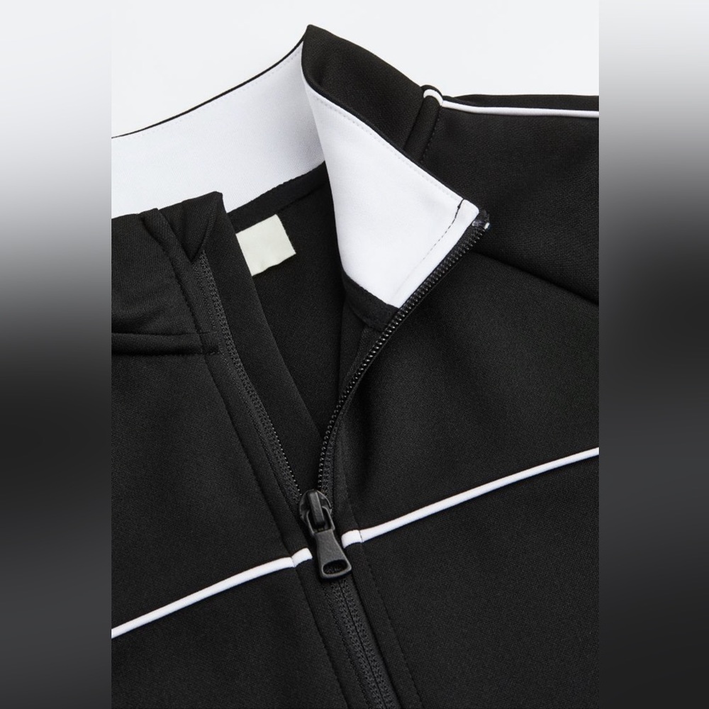 Tracksuit 🔥🔥 - Picture 2 of 5